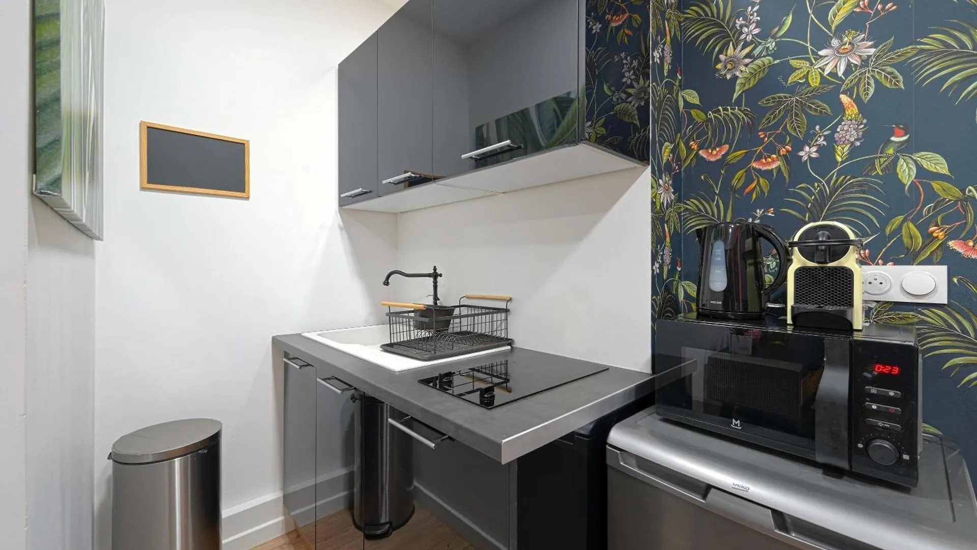 Modern Secure Studio- Perfect For 2- Catacombs Paris 0*,  France